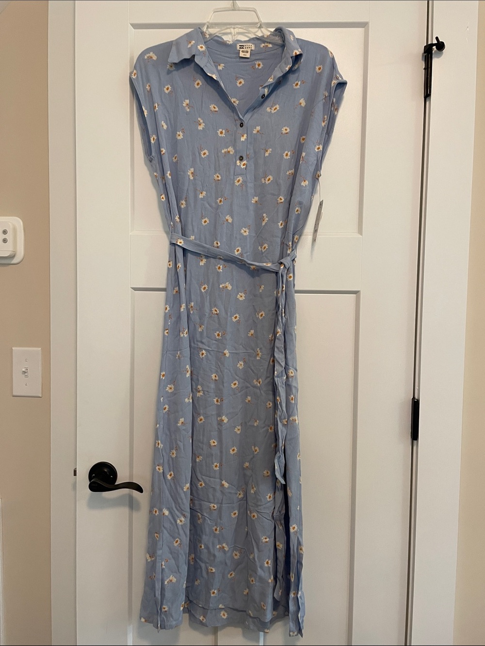 Billabong Button-Front Light Blue Floral Maxi Dress with Tie Waist Large/12 NEW